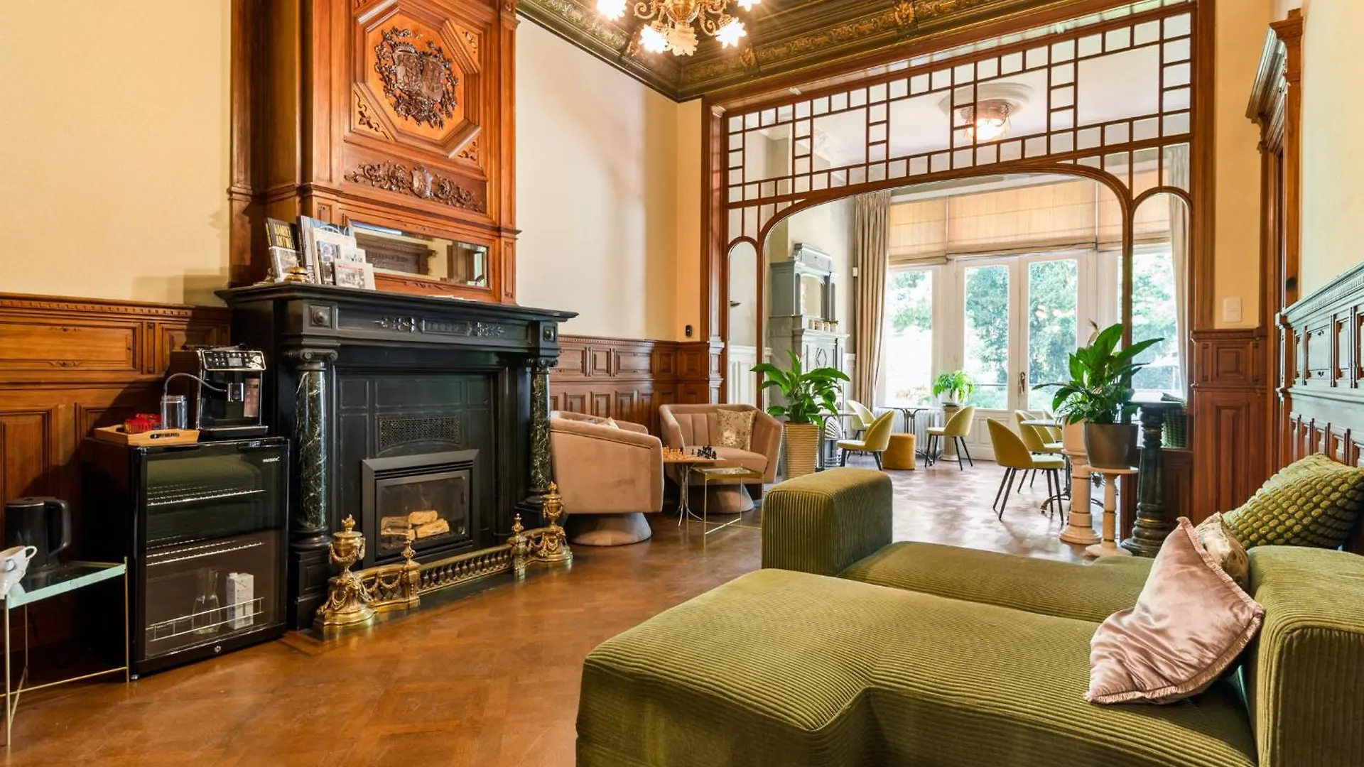 B&B Baron Osy Suite Second Street Antwerp Apartment