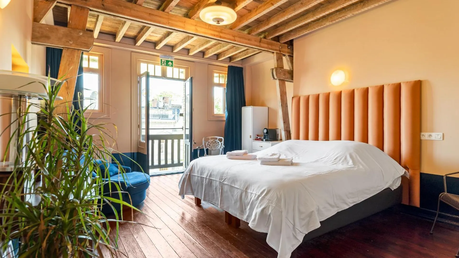B&B Baron Osy Suite Second Street Antwerp Apartment